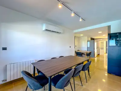 DiningRoom