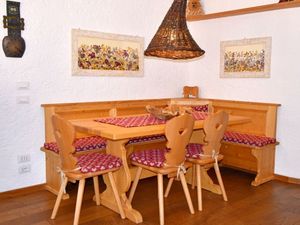 23426683-Ferienwohnung-5-Madonna Di Campiglio-300x225-2