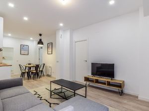 23573604-Ferienwohnung-4-Madrid-300x225-1