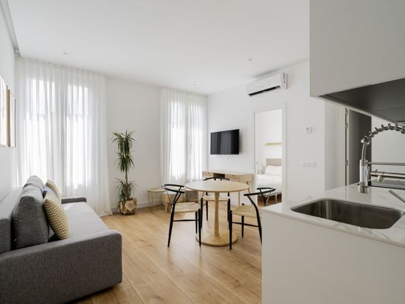 23660419-Ferienwohnung-5-Madrid-800x600-0