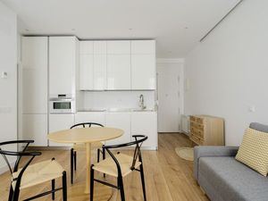 23660419-Ferienwohnung-5-Madrid-300x225-3