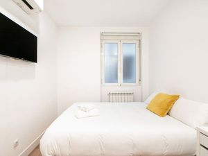 23924983-Ferienwohnung-6-Madrid-300x225-5