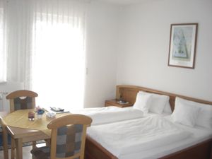 2371501-Ferienwohnung-3-Mähring-300x225-1