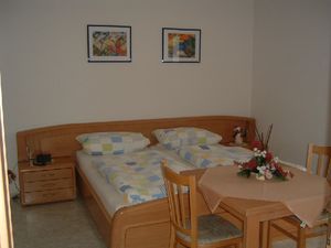 2371502-Ferienwohnung-5-Mähring-300x225-2