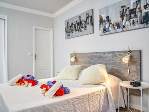 23845729-Ferienwohnung-2-Mafra-300x225-2