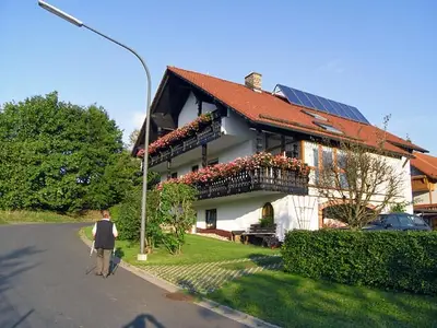 Haus Resi - Ferienwohnungen in Mähring
