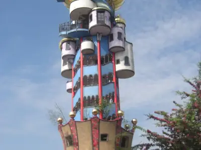 Kuchlbauer-Hundertwasserturm
