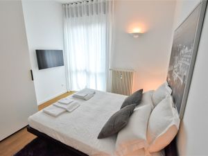 23867591-Ferienwohnung-6-Mailand-300x225-5