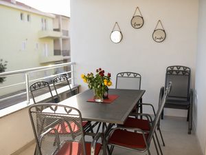 Ferienwohnung für 8 Personen (71 m&sup2;) in Makarska