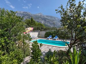 23974427-Ferienwohnung-4-Makarska-300x225-2