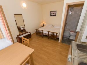 23974379-Ferienwohnung-2-Makarska-300x225-5