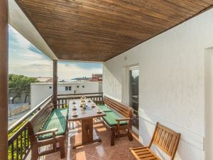 23039139-Ferienwohnung-5-Makarska-300x225-2