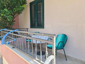 23974388-Ferienwohnung-2-Makarska-300x225-0