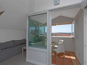 23974368-Ferienwohnung-5-Makarska-300x225-2