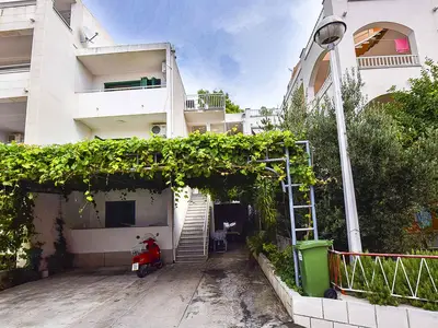 Ferienwohnung für 3 Personen (22 m²) in Makarska 1/10