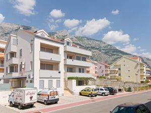 22806749-Ferienwohnung-8-Makarska-300x225-1