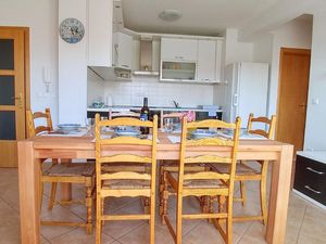 22806749-Ferienwohnung-8-Makarska-300x225-5