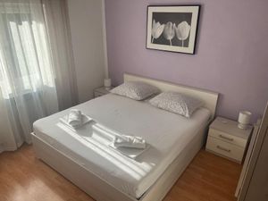 23433857-Ferienwohnung-5-Makarska-300x225-5