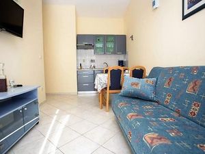 22779327-Ferienwohnung-2-Makarska-300x225-4