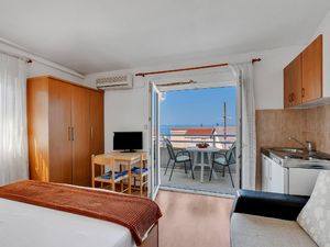 23974363-Ferienwohnung-2-Makarska-300x225-3