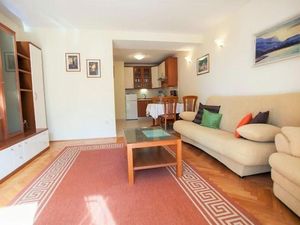 22779351-Ferienwohnung-4-Makarska-300x225-4