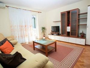 22779351-Ferienwohnung-4-Makarska-300x225-5