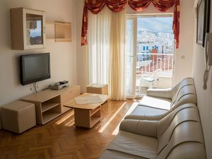 22443705-Ferienwohnung-2-Makarska-300x225-3