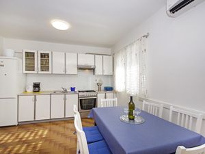 Ferienwohnung für 6 Personen (84 m²) in Makarska