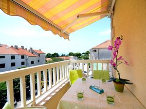 23940560-Ferienwohnung-4-Makarska-300x225-4