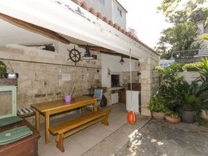 23941023-Ferienwohnung-2-Makarska-300x225-2