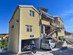 23945943-Ferienwohnung-3-Makarska-300x225-4