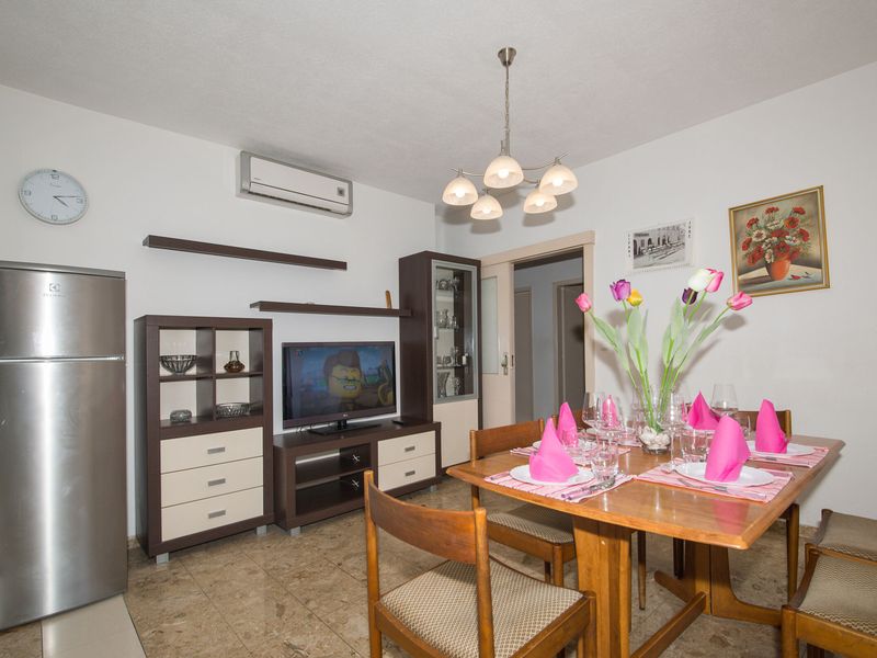 23945944-Ferienwohnung-4-Makarska-800x600-1