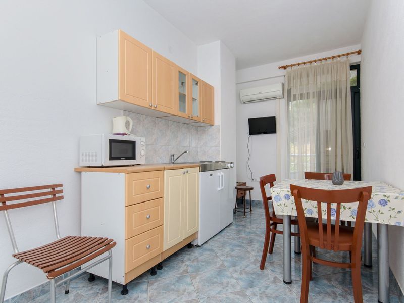 23941981-Ferienwohnung-2-Makarska-800x600-2