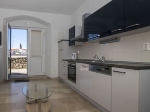 23945818-Ferienwohnung-4-Makarska-300x225-5