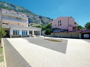 23720811-Ferienwohnung-4-Makarska-300x225-3