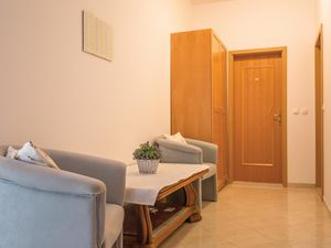 23730483-Ferienwohnung-3-Makarska-300x225-5