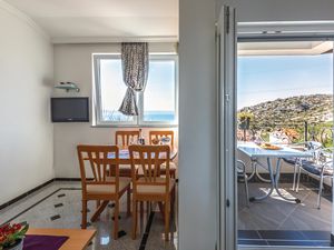 23730992-Ferienwohnung-3-Makarska-300x225-1