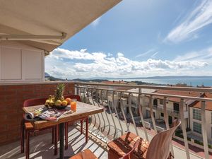 23731032-Ferienwohnung-6-Makarska-300x225-0