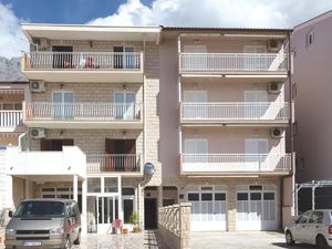 23731032-Ferienwohnung-6-Makarska-300x225-3