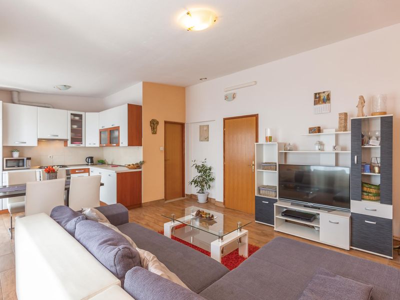 23732395-Ferienwohnung-6-Makarska-800x600-1