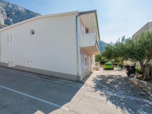 23732395-Ferienwohnung-6-Makarska-300x225-3