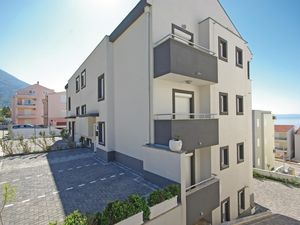 23723150-Ferienwohnung-4-Makarska-300x225-3