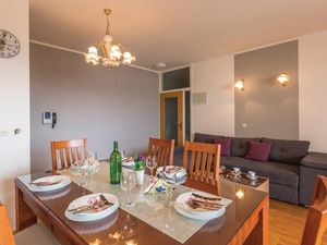 23723642-Ferienwohnung-6-Makarska-300x225-3