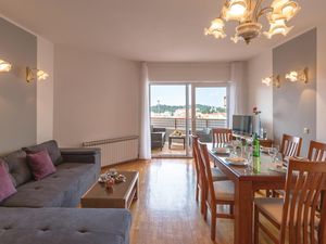 23723642-Ferienwohnung-6-Makarska-300x225-4