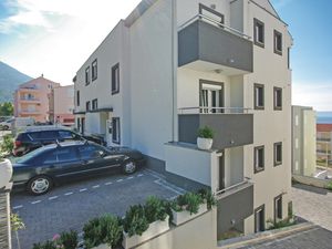 23726683-Ferienwohnung-4-Makarska-300x225-5