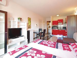 23727079-Ferienwohnung-2-Makarska-300x225-1