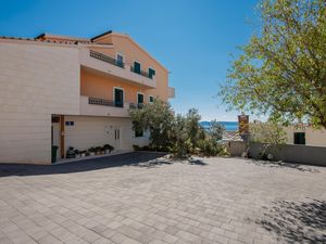 23739110-Ferienwohnung-3-Makarska-300x225-4