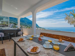 23746762-Ferienwohnung-8-Makarska-300x225-1