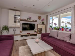 23746762-Ferienwohnung-8-Makarska-300x225-3