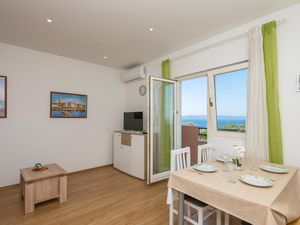 23747731-Ferienwohnung-4-Makarska-300x225-4